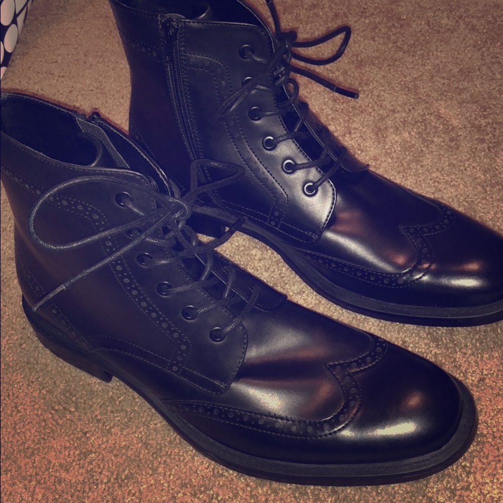 Unlisted men’s boots